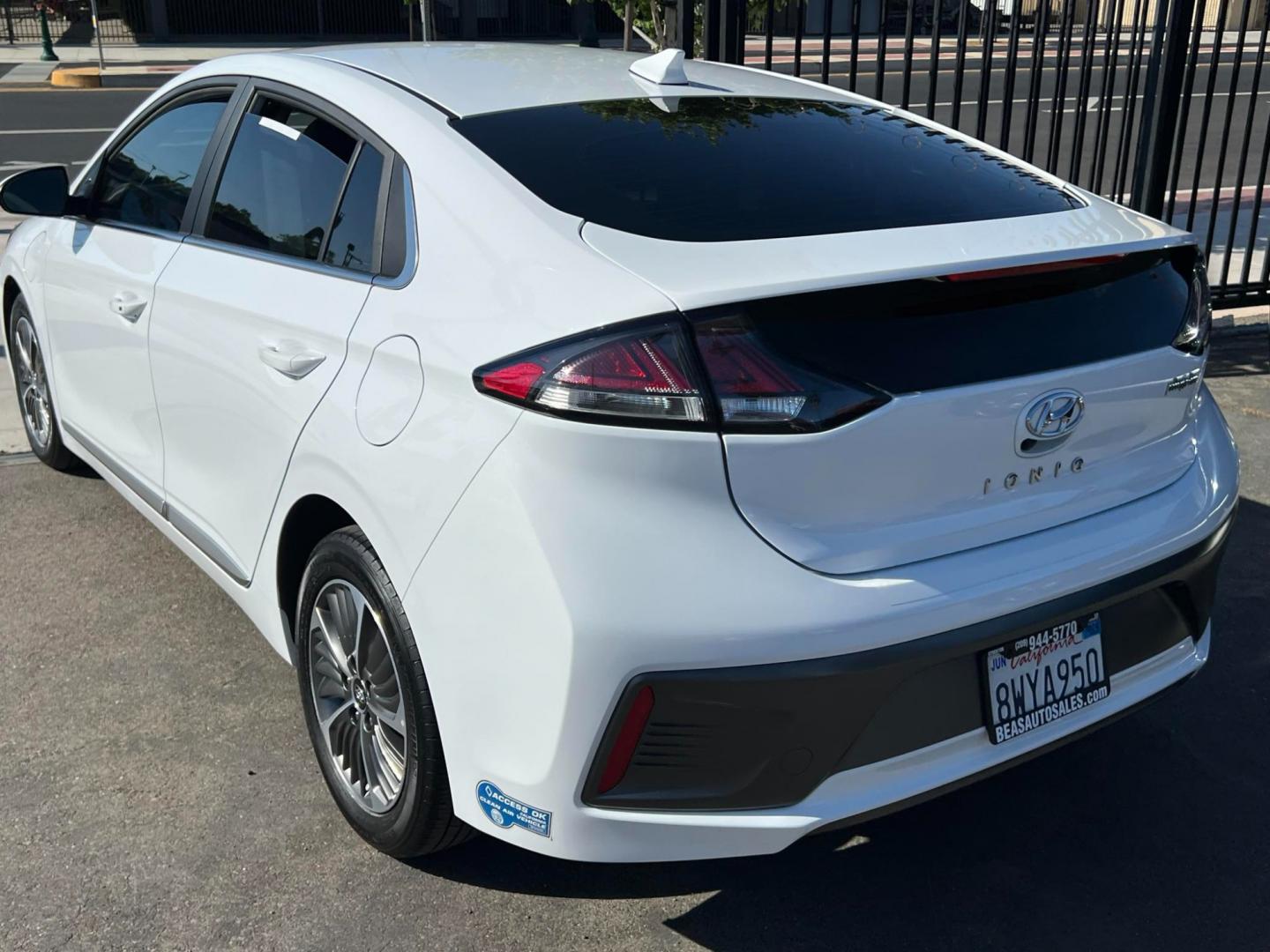 2021 WHITE /BLACK Hyundai Ioniq Plug-In Hybrid (KMHC75LD8MU) , located at 744 E Miner Ave, Stockton, CA, 95202, (209) 944-5770, 37.956863, -121.282082 - Photo#9
